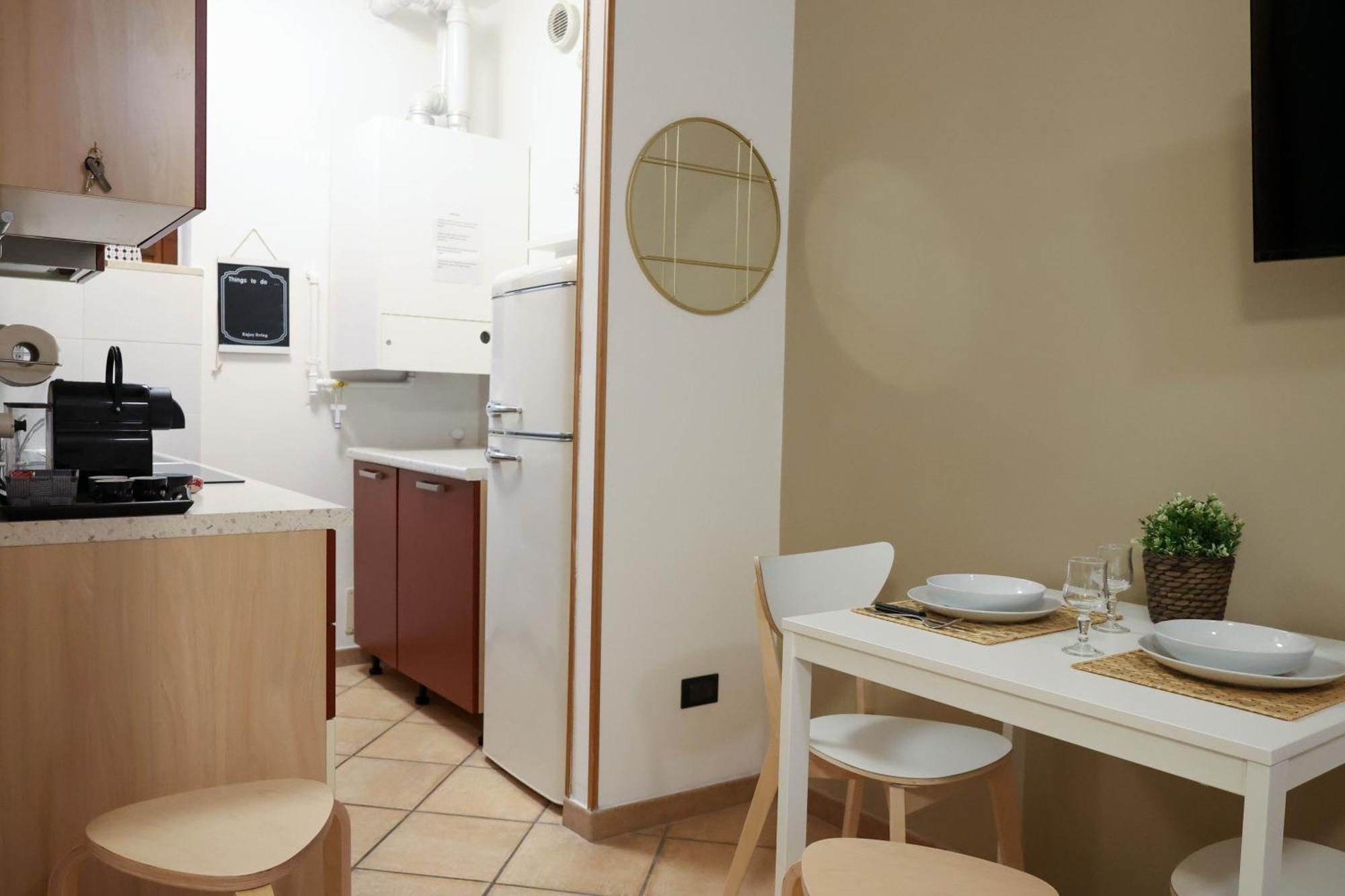 Nel Centro Di Desenzano Apartment Desenzano del Garda Bagian luar foto